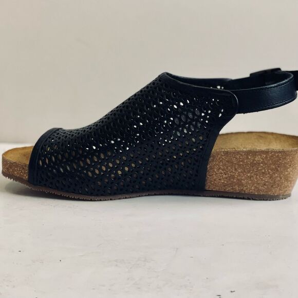 Eric Michael Wedge Sandals EU 39 US 8 Laser Cut Cork Black Perforated Leather - Picture 3 of 9